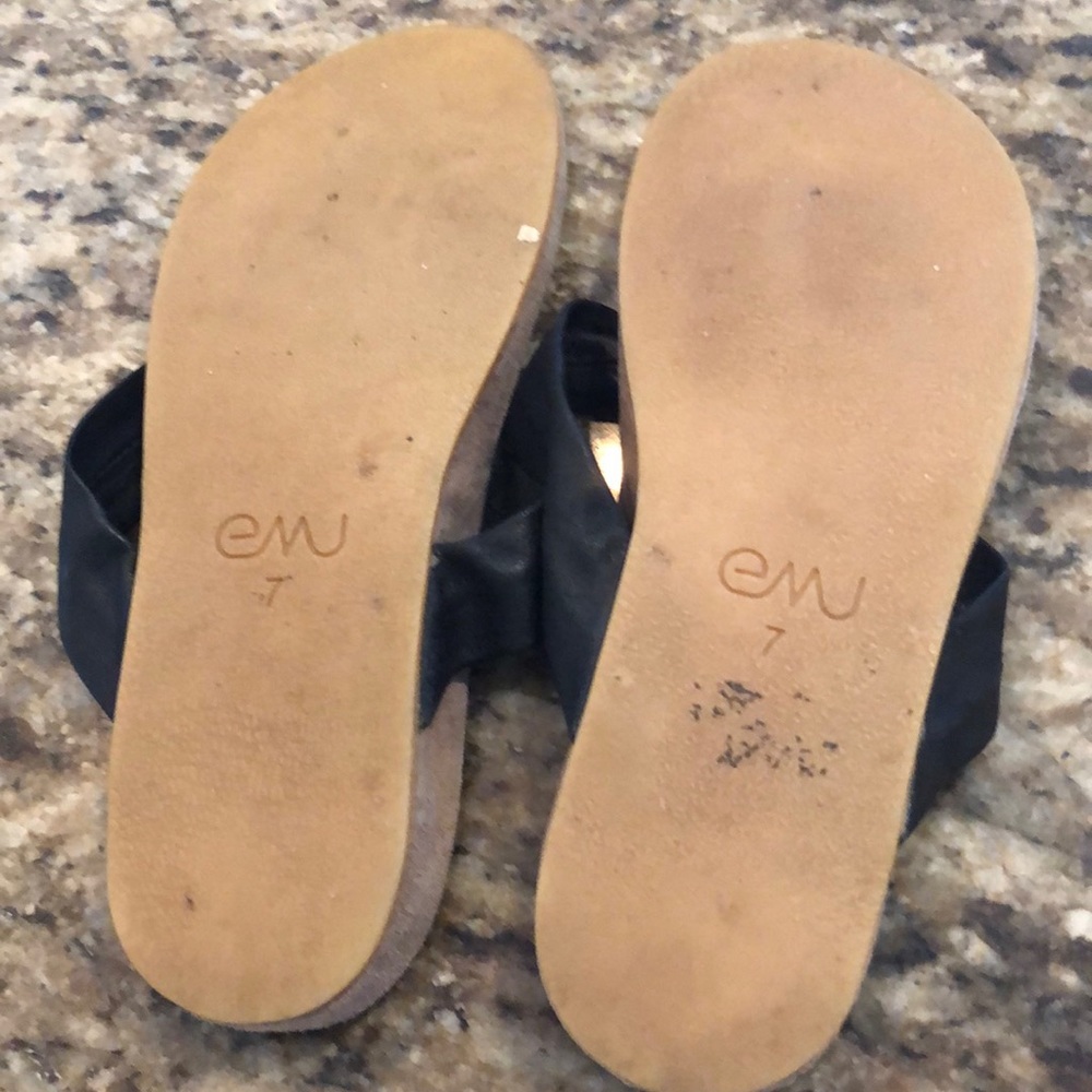 Emu Sandals - Picture 2 of 2